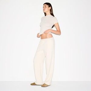 SKIMS SOLD OUT  oatmeal Straight Leg Pants size medium